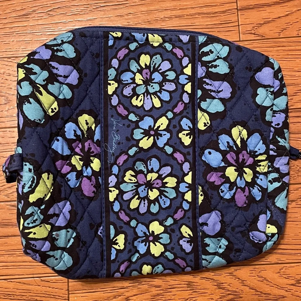 Vera Bradley Indigo Pop Blue Flowers Large Waterproof Cosmetic Travel Zip Bag - Picture 3 of 7